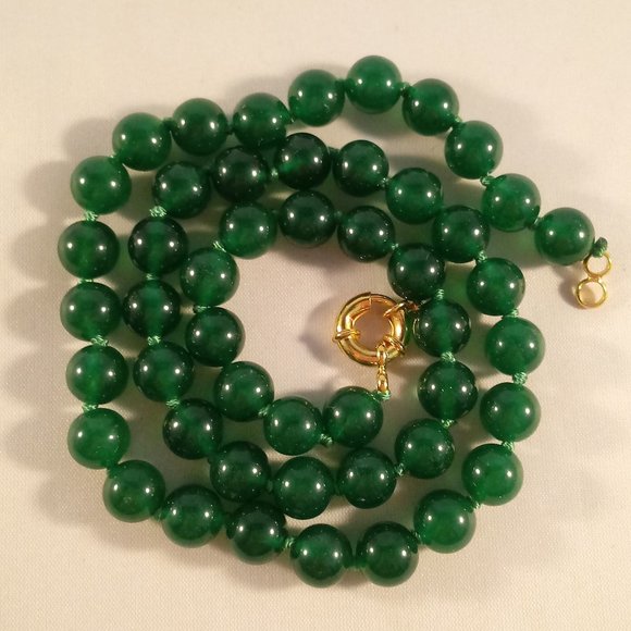Natural 8mm Green Jade Gemstone Bead Necklace AAA Quality 18" Gold Clasp Women's - Picture 1 of 3